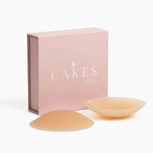CAKES covers DDD+ in caramel color. New in box. Never tried.